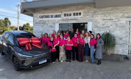 Cantinho do Amor recebe veículo para auxiliar nas atividades da entidade
