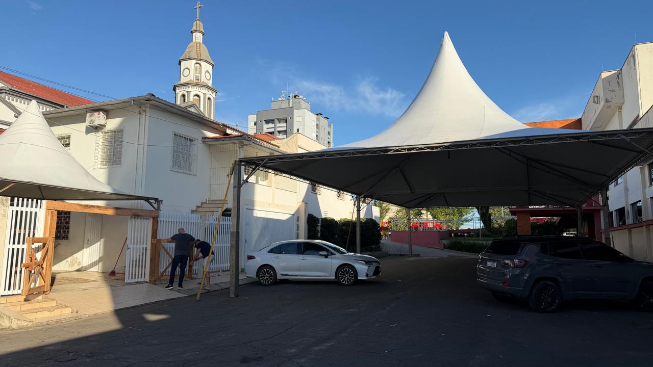 Montagem da estrutura da 68ª Festa de São Roque já começou em Morro da Fumaça