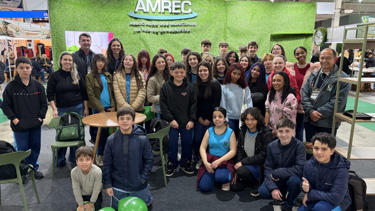 Alunos do Sanitarista Júnior visitam Feira Agroponte e ampliam aprendizado sobre o agronegócio