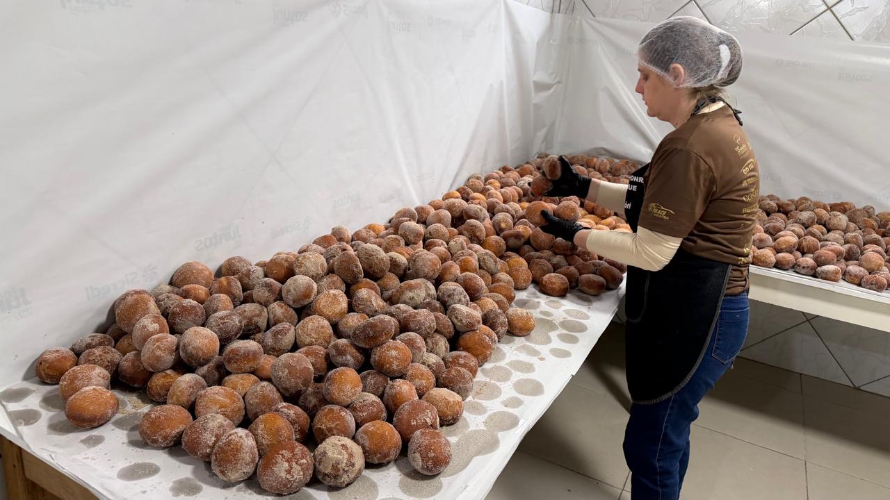 Padaria de São Roque vende 13,5 mil sonhos no primeiro dia