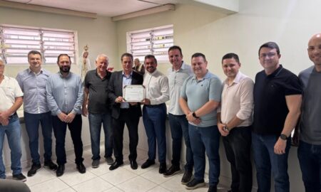 Padre Daniel Zilli recebe homenagem da Alesc por 10 anos de vida sacerdotal