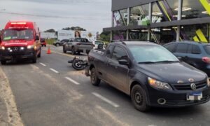 Colisão entre carro e moto mobiliza Bombeiros em Morro da Fumaça