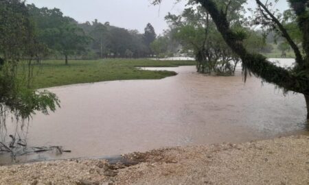 Chuva provoca pontos de alagamento e elevação de rios em Morro da Fumaça