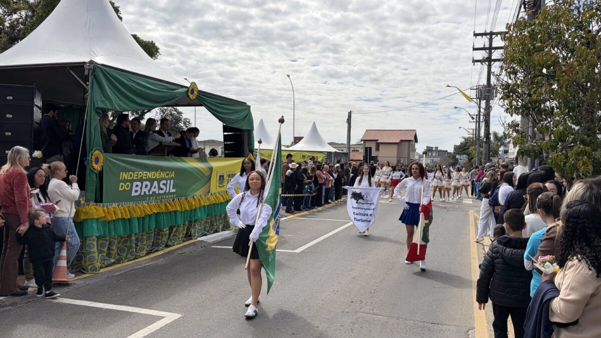 Desfile Cívico reúne milhares de fumacenses em celebração à Independência do Brasil
