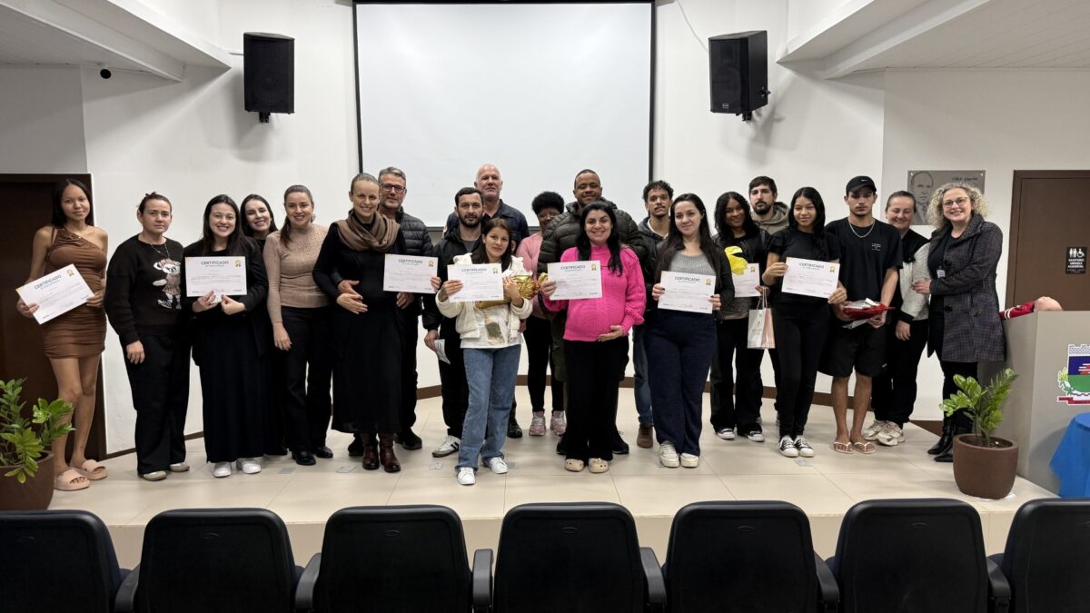Futuras mamães fumacenses e acompanhantes concluem curso com orientações para a chegada dos bebês