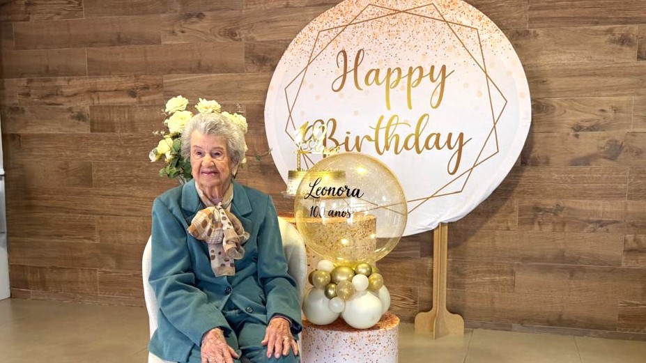 Dona Leonor Casagrande Pellegrin completa 100 anos e reúne a família para celebrar