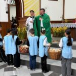 Missa com as Crianças tem participação dos pequenos na Igreja Matriz São Roque 9 Missa com as Crianças tem participação dos pequenos na Igreja Matriz São Roque