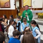 Missa com as Crianças tem participação dos pequenos na Igreja Matriz São Roque 10 Missa com as Crianças tem participação dos pequenos na Igreja Matriz São Roque