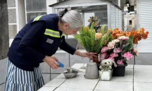 Vigilância Sanitária fumacense orienta população sobre prevenção à dengue no Dia de Finados