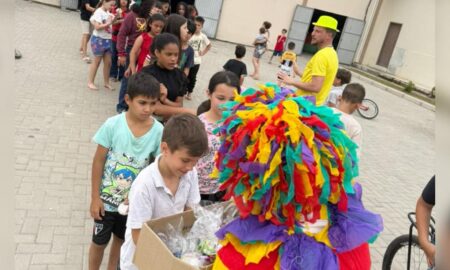 Associação de Moradores do Bairro Naspolini promove tarde especial para crianças