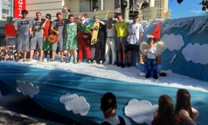 Desfile da FJF 2026 terá programação especial e música ao vivo após a apresentação