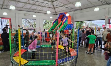 Missa com as crianças terá brinquedos e lanches neste sábado na Igreja Matriz São Roque