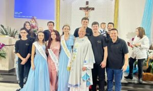 Eleitas rainha e princesas da Festa de Nossa Senhora Aparecida de Mina Fluorita