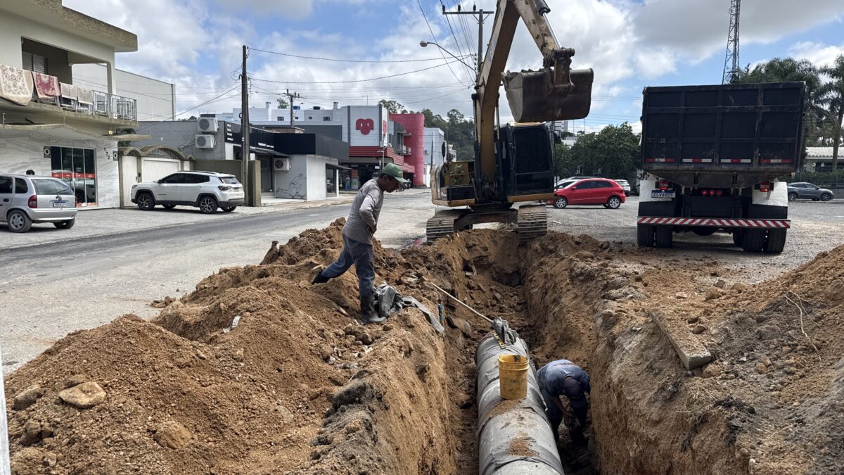 Parque Linear avança com etapa final da drenagem na Rua 15 de Novembro