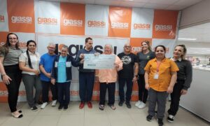 APAE de Morro da Fumaça recebe mais de mil reais do Troco Solidário do Giassi