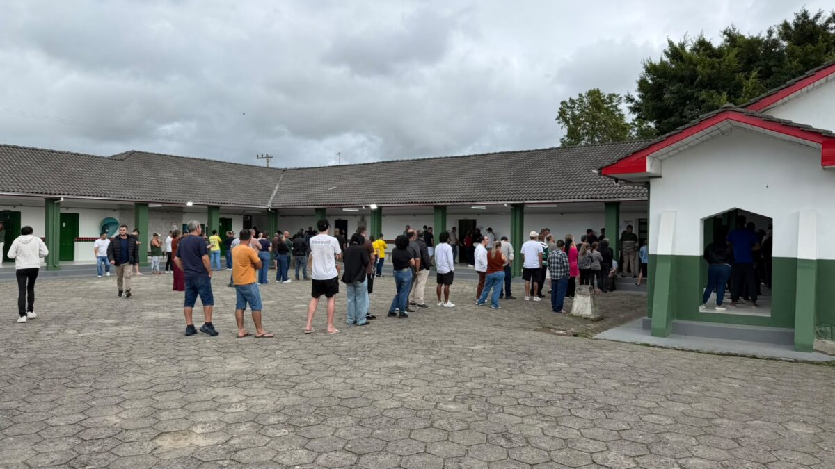 Eleições 2026: Flávio Bolsonaro obtém quase 80% dos votos em Morro da Fumaça